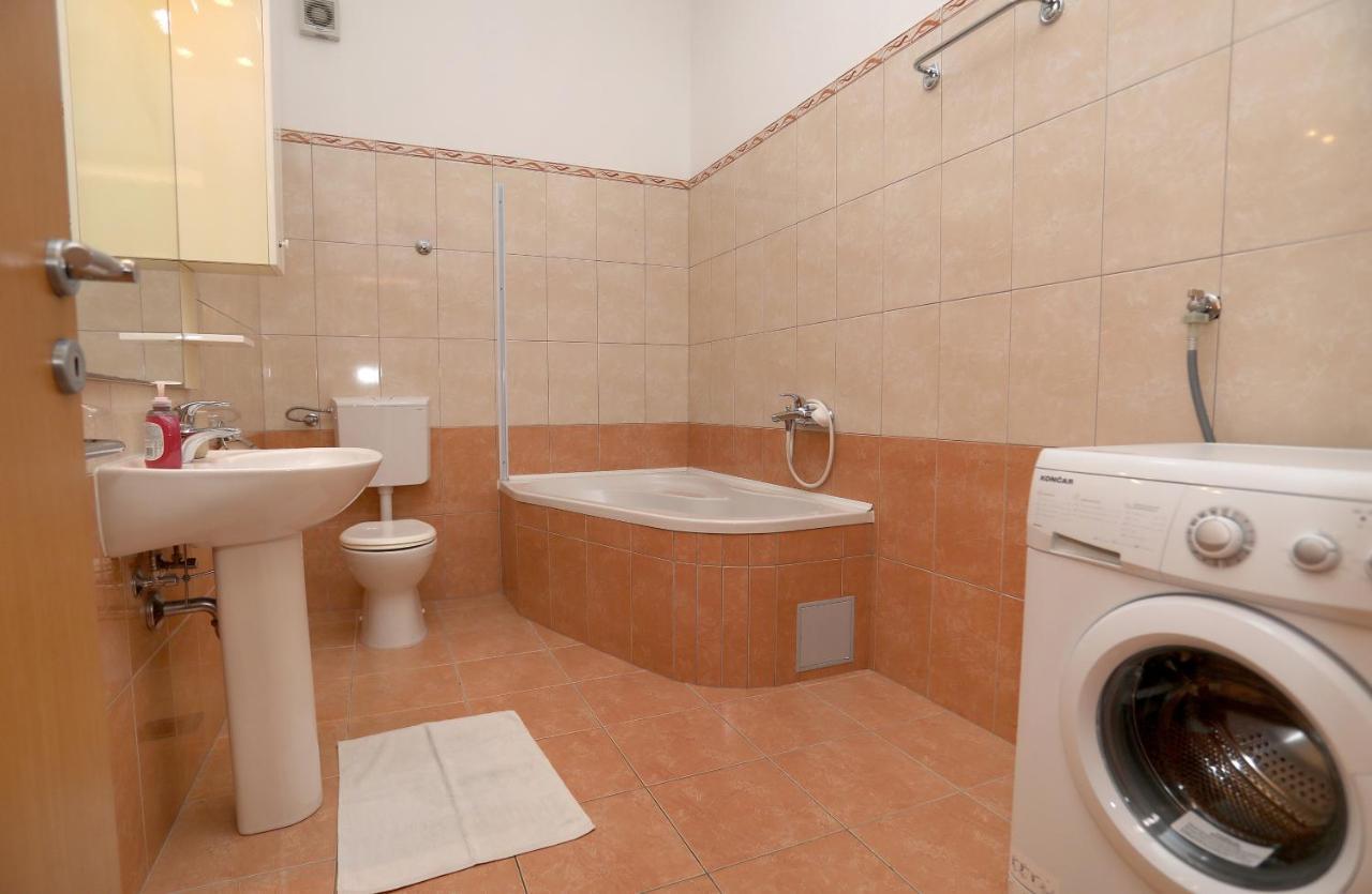 Vila Kuzmanic Trogir Buitenkant foto