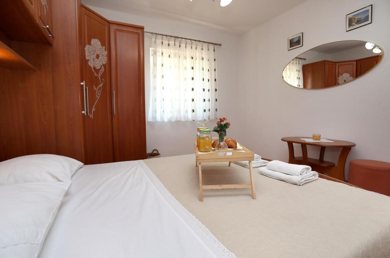 Vila Kuzmanic Trogir Buitenkant foto
