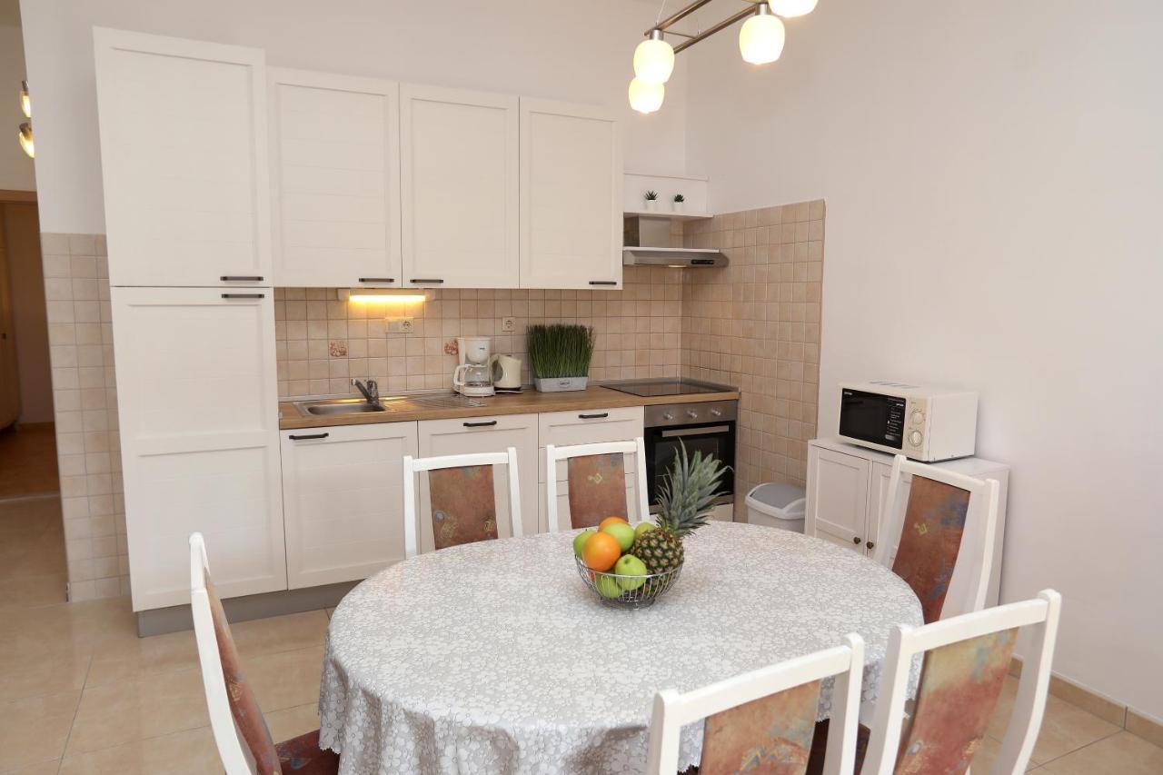 Vila Kuzmanic Trogir Buitenkant foto