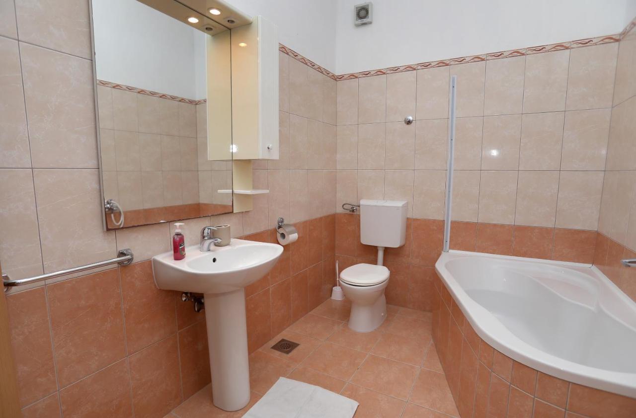 Vila Kuzmanic Trogir Buitenkant foto