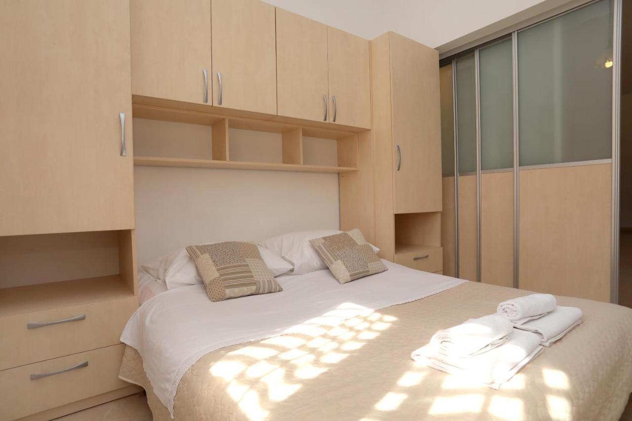 Vila Kuzmanic Trogir Buitenkant foto