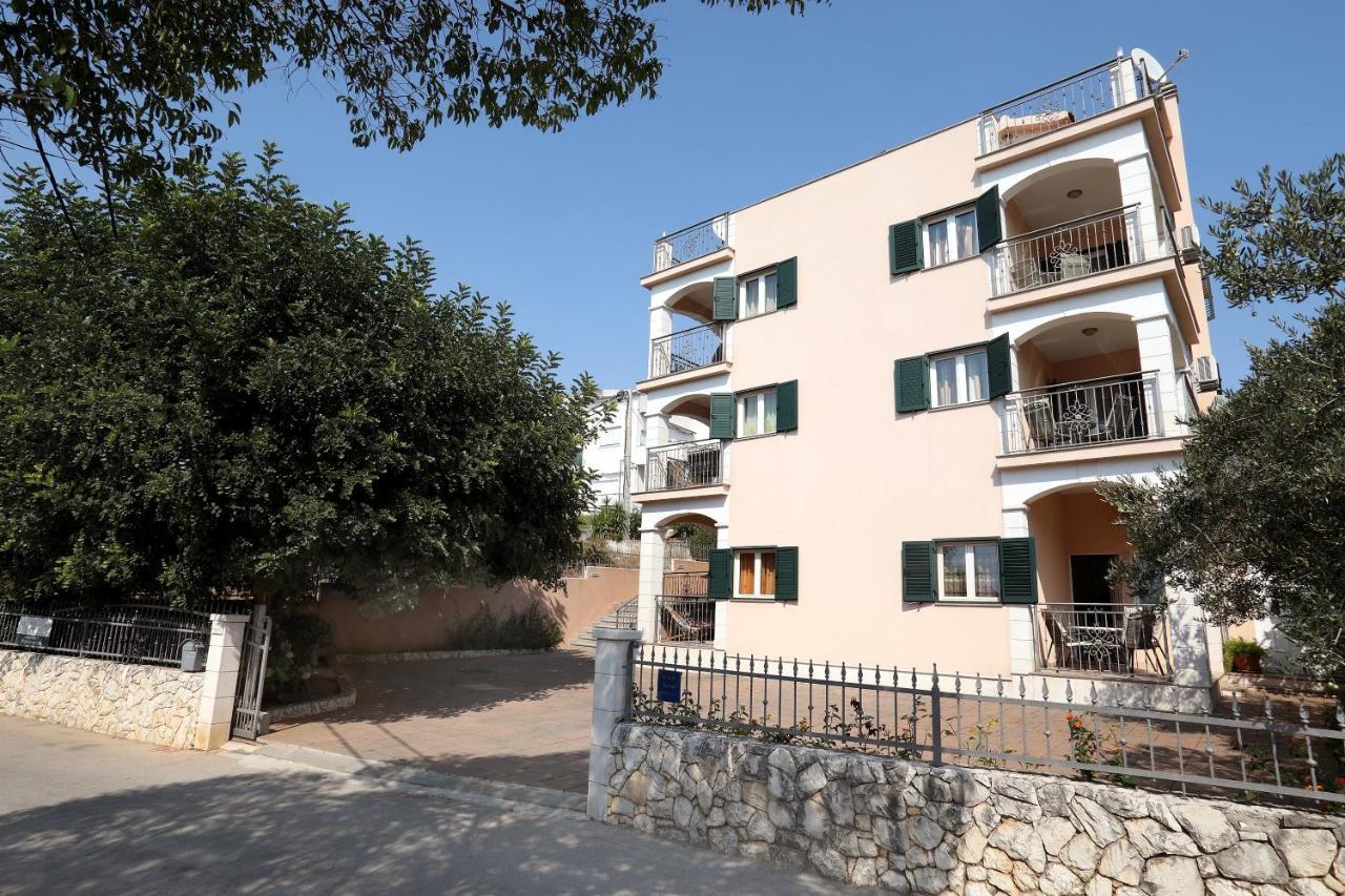 Vila Kuzmanic Trogir Buitenkant foto