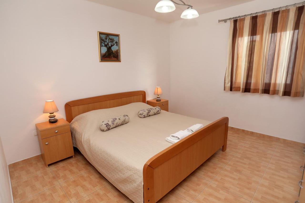 Vila Kuzmanic Trogir Buitenkant foto