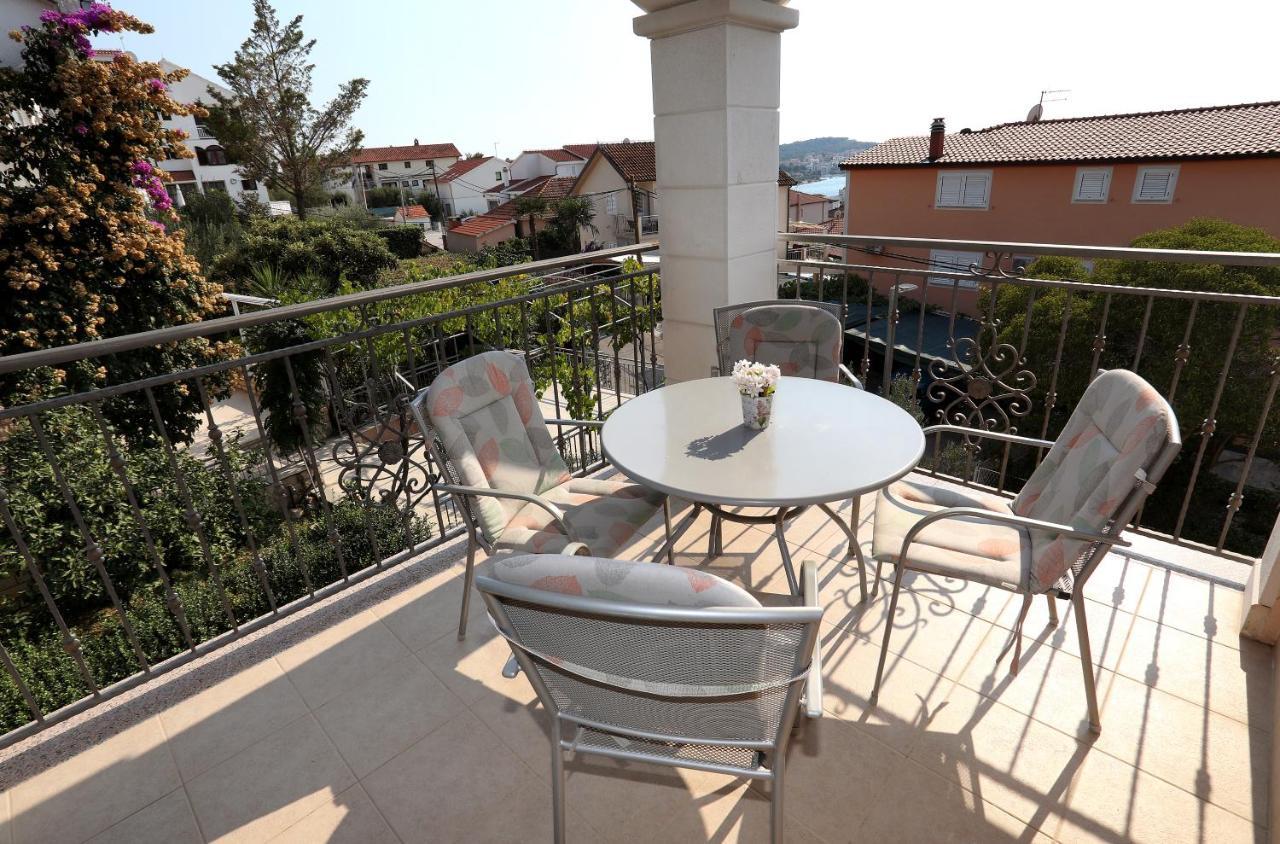 Vila Kuzmanic Trogir Buitenkant foto